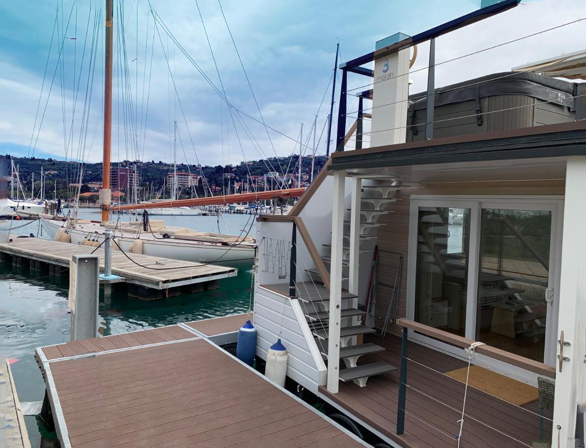 Bellavista Houseboat