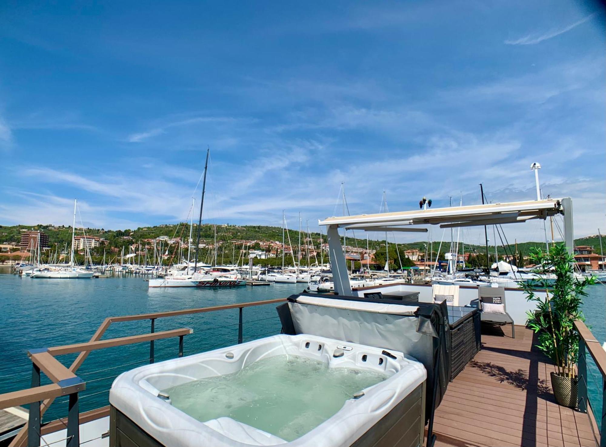 Bellavista Houseboat Apartment Portorož